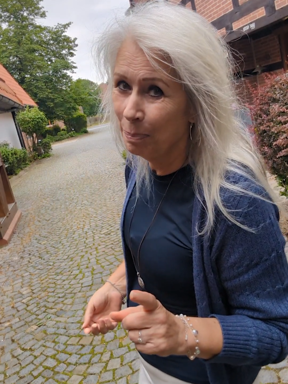 @Monika Schwarz | Hair Growth