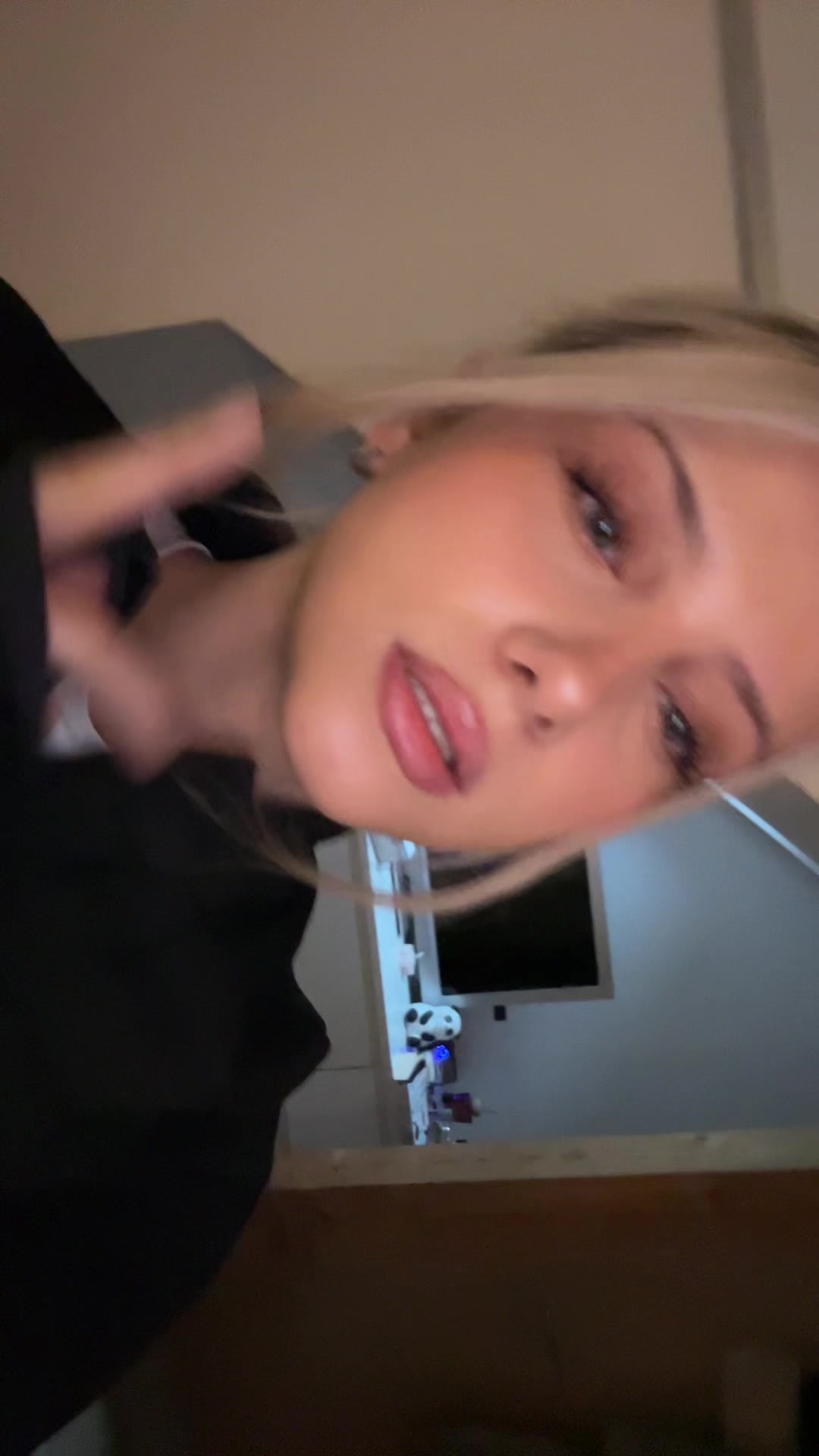 @Laura