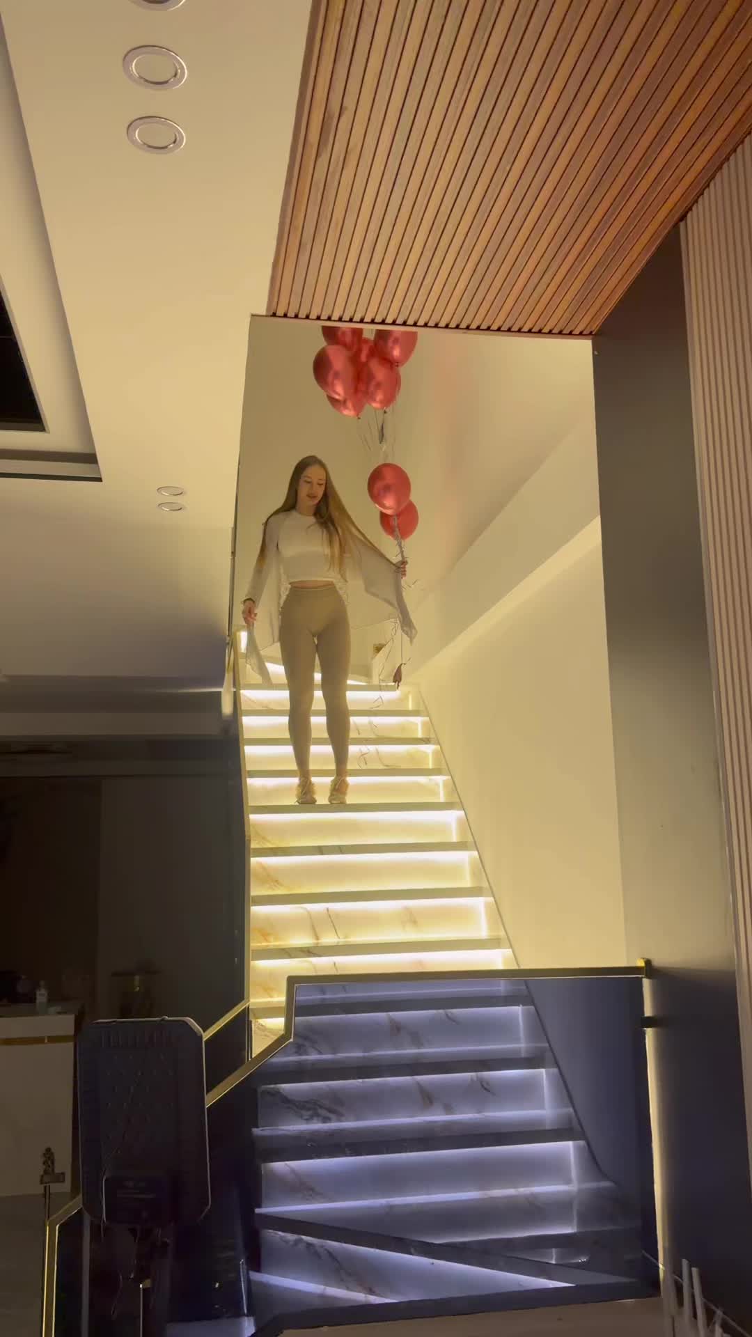 @Aloneleli_