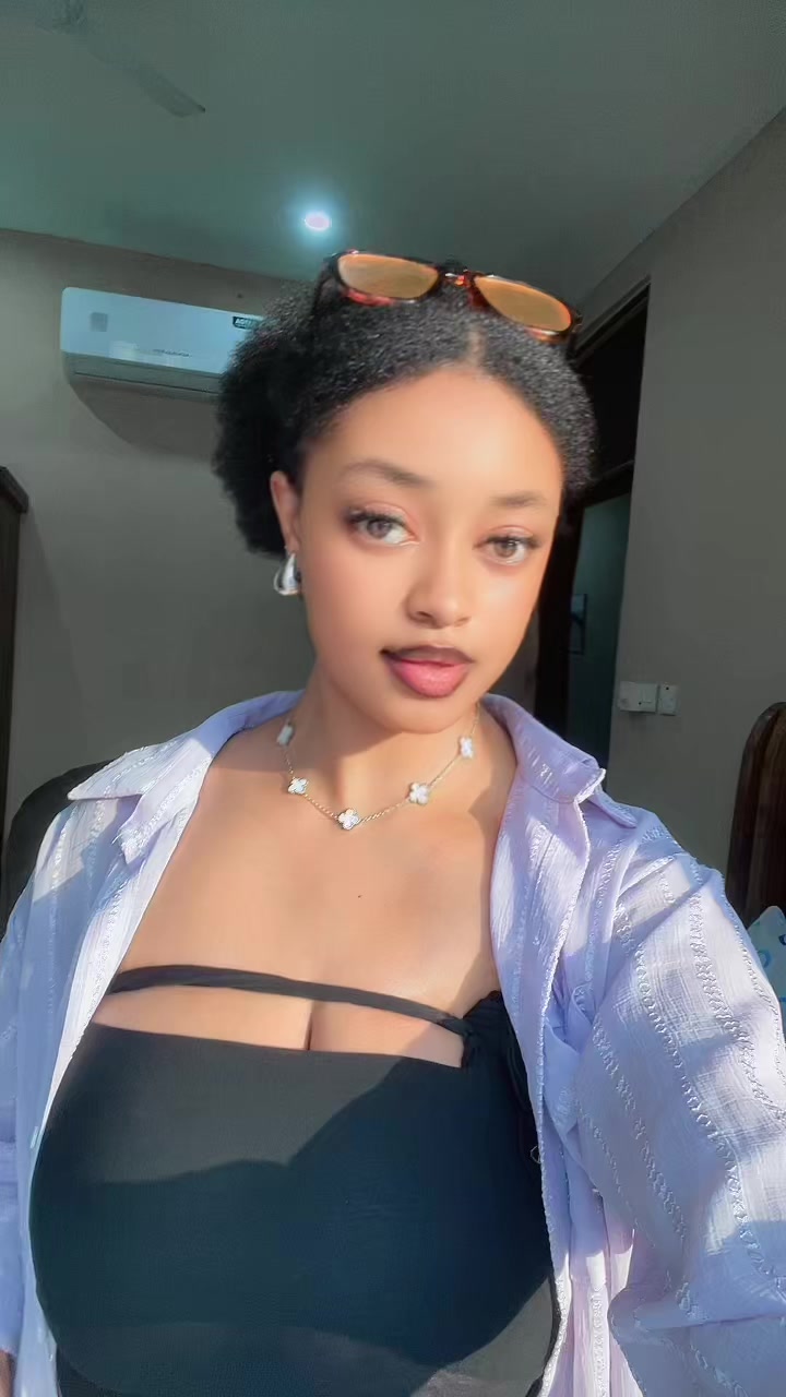 @𝓴𝓲𝓶 𝓮𝓵𝓵𝓮𝓭𝓲𝓷𝓪𝓱🌸