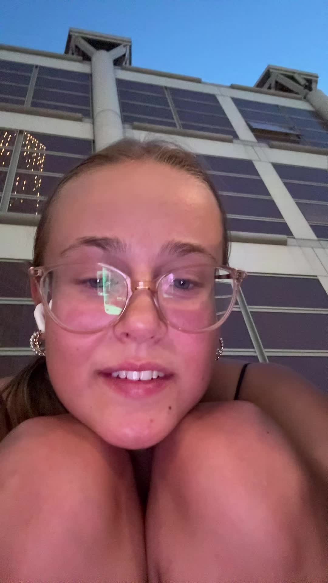@Laura ྀི