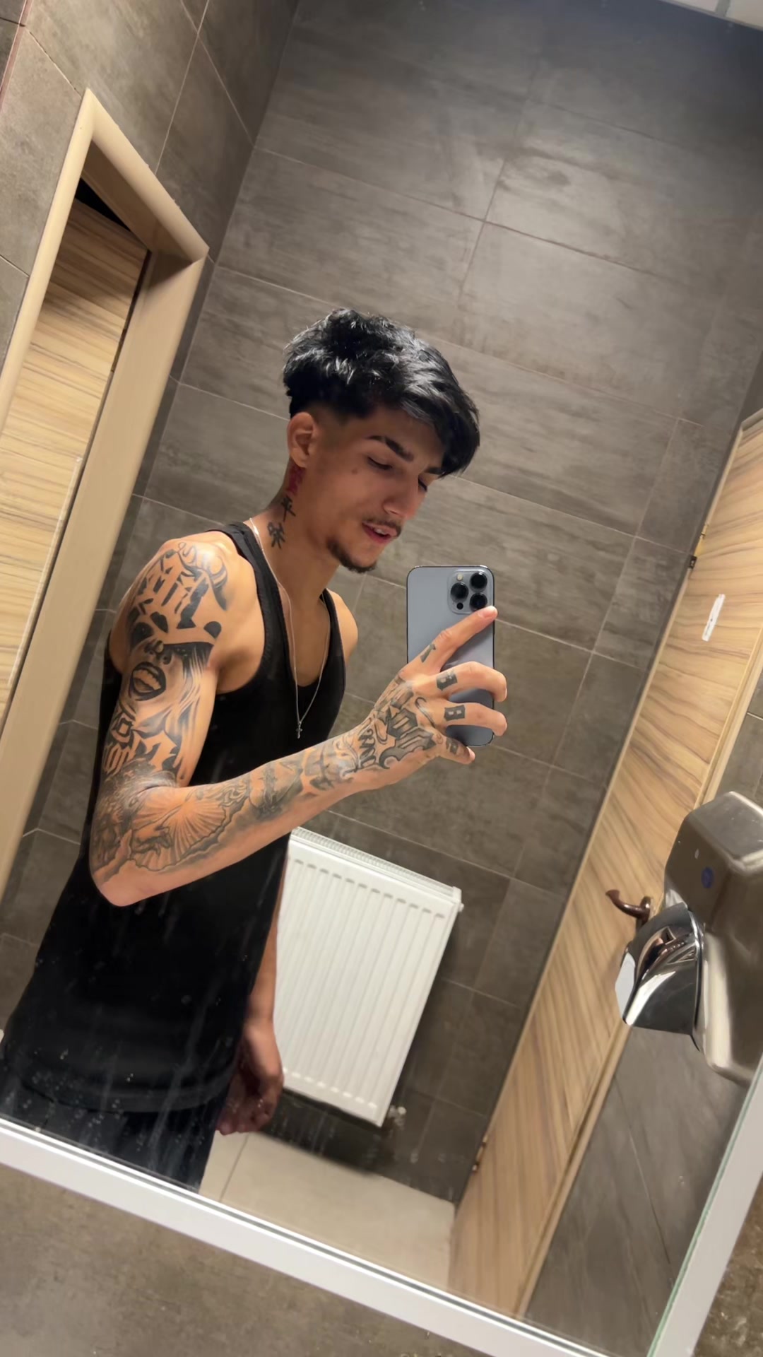 @Elvys.23