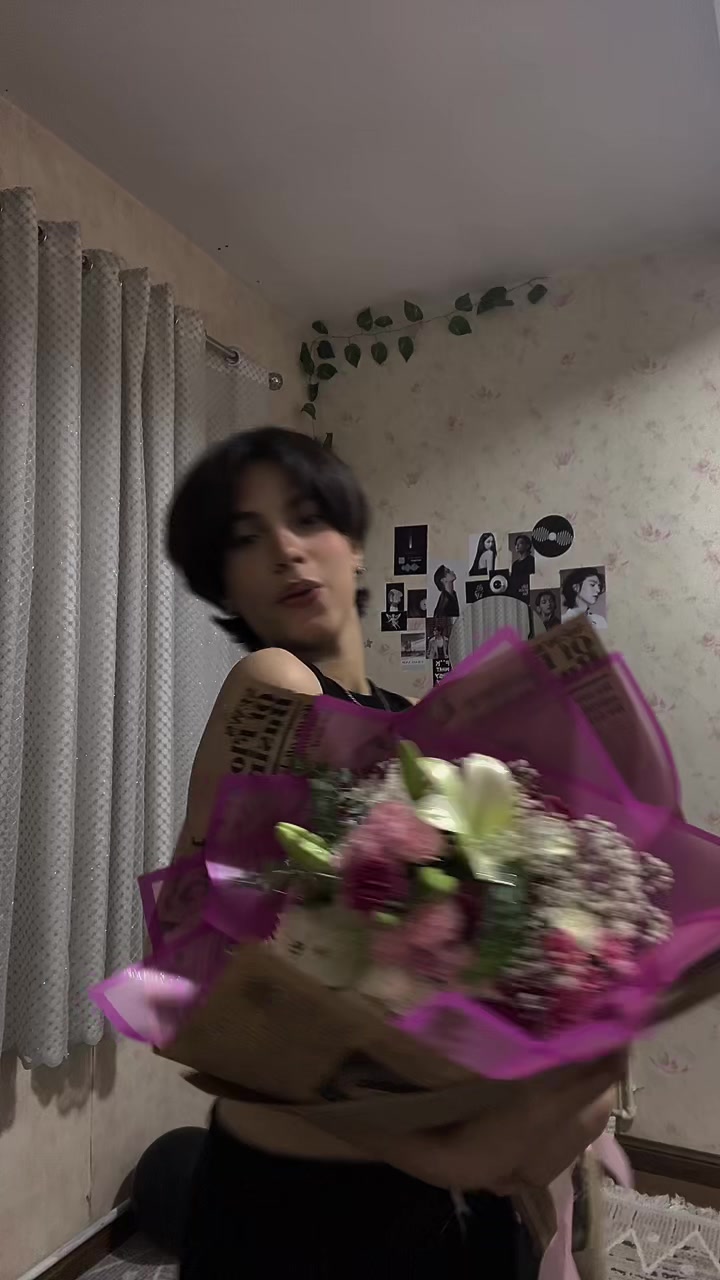 @𝘼𝙗𝙖𝙣𝙑𝙚𝙣𝙤𝙢