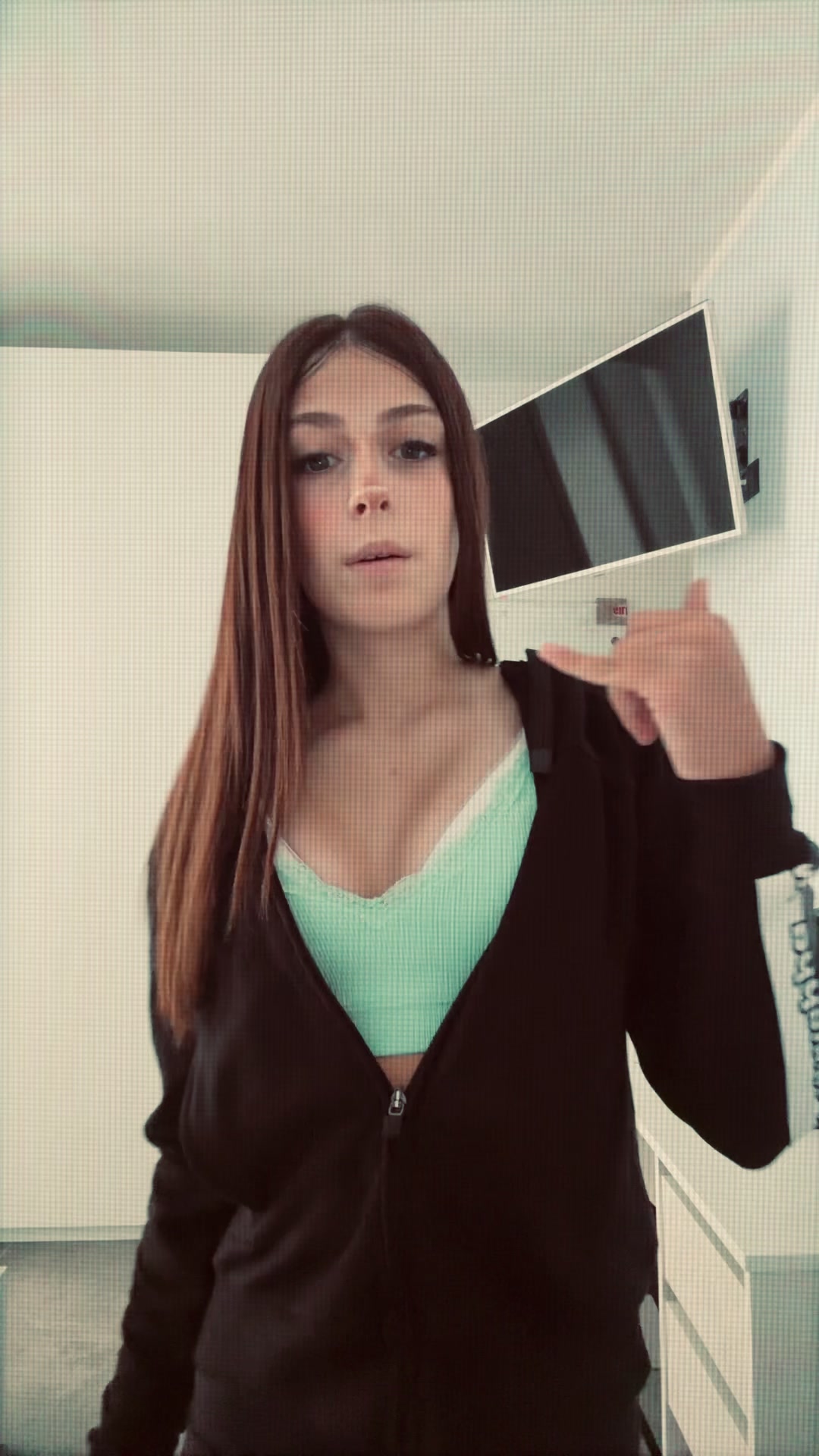 @𝟐𝟐