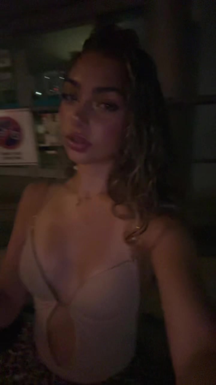 @dandreangela_