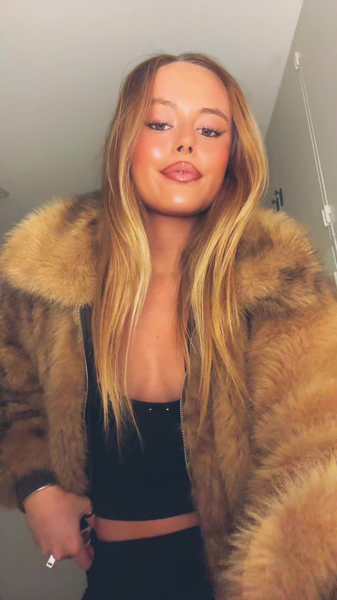 @anaavanmidd
