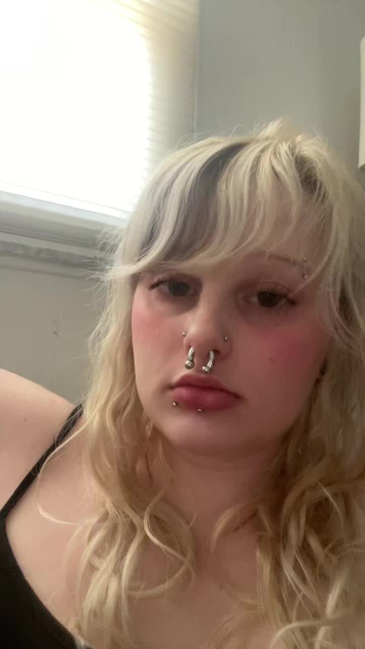 @(stella) not underboob