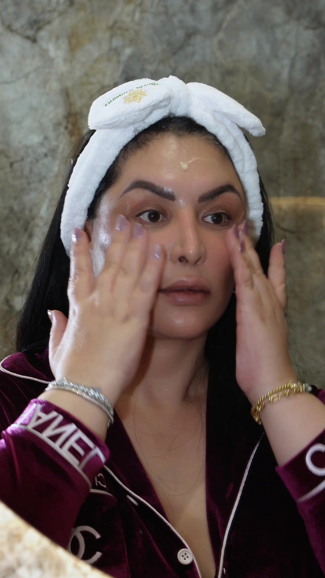 @divarebecca