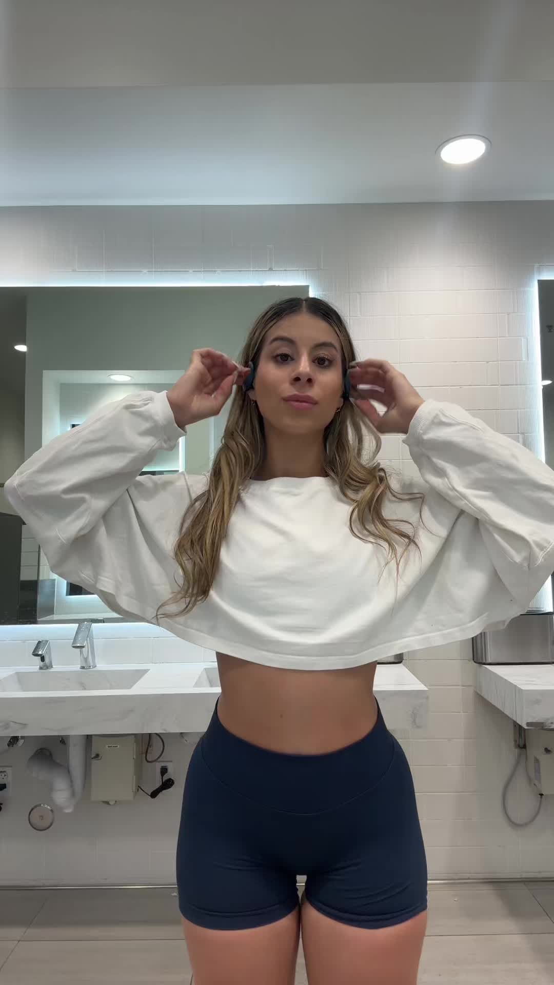 @Luciana 🦋⚡️❤️🔥