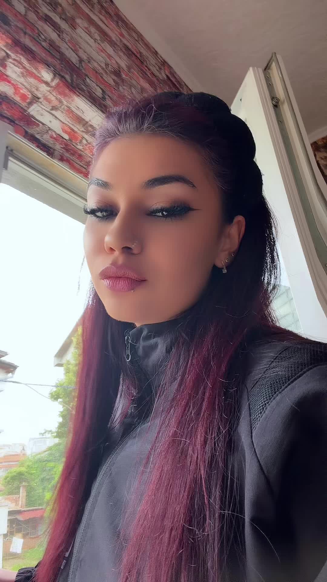 @Violetta Dyuzova