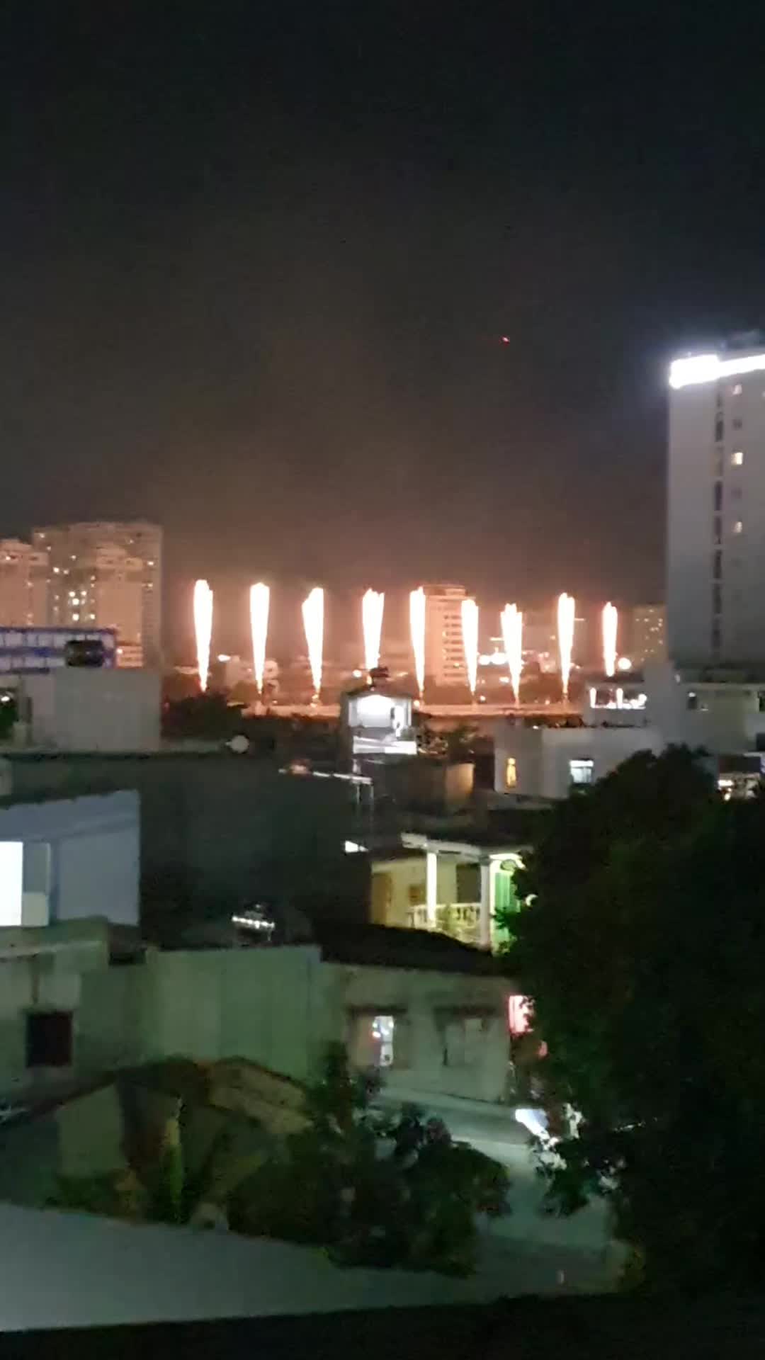 @H&ugrave;ng Chăm Chỉ
