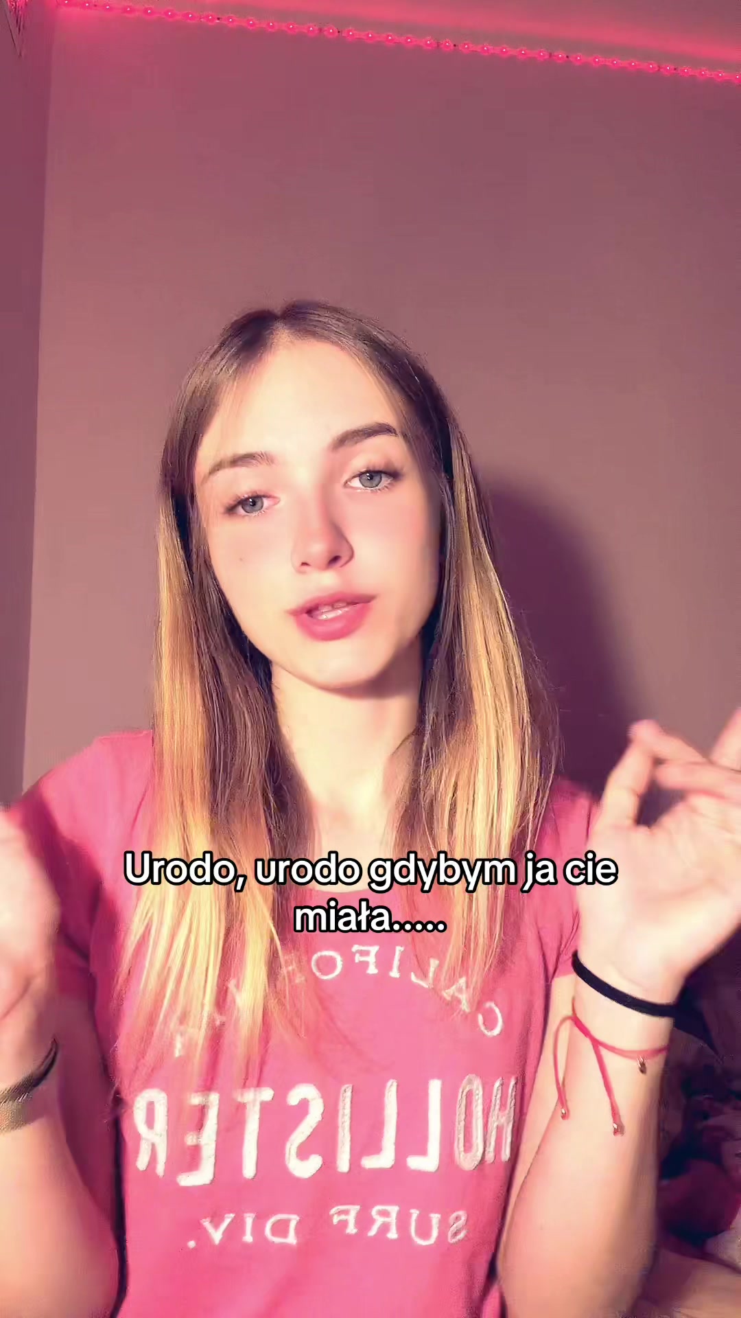 @Asiunia