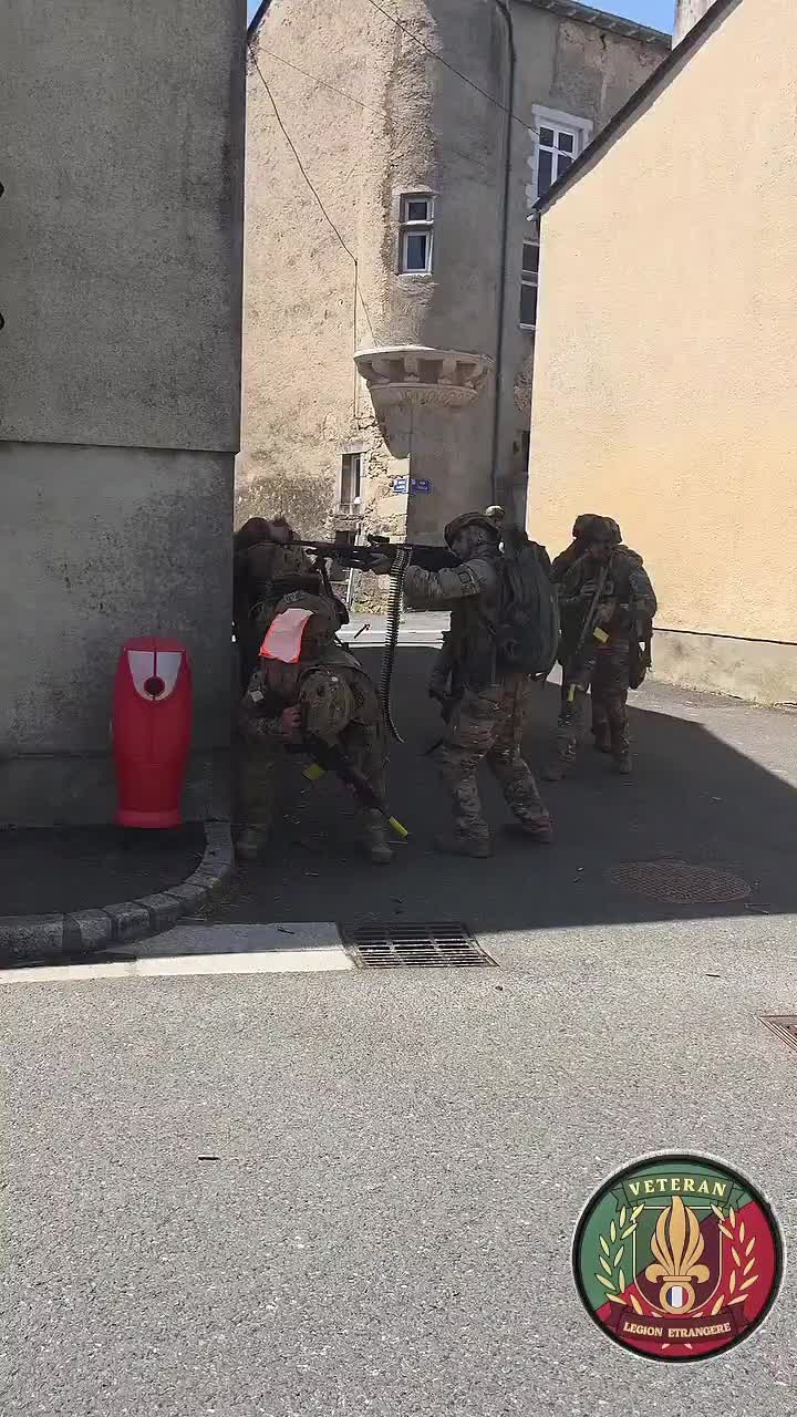 @Amitie_Legionnaire