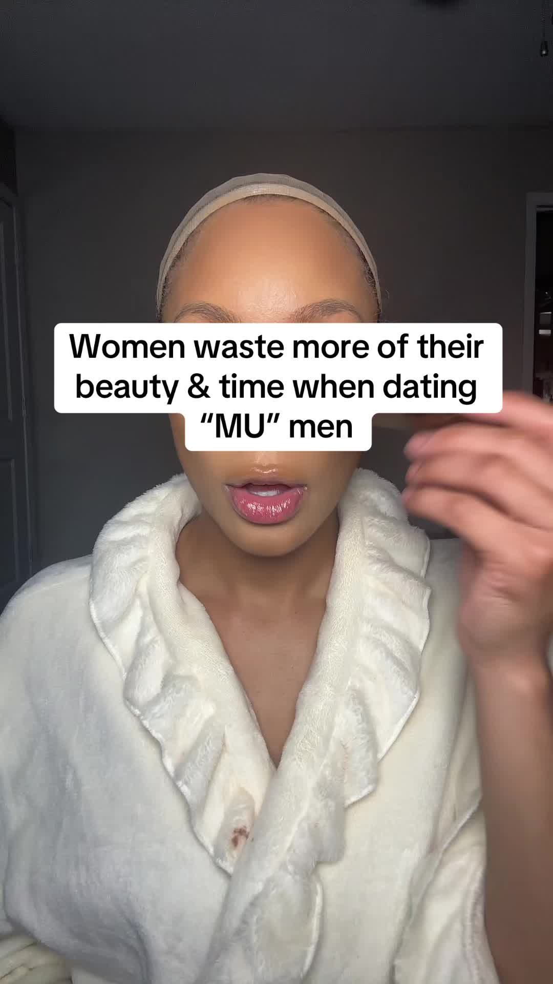 @AshMona