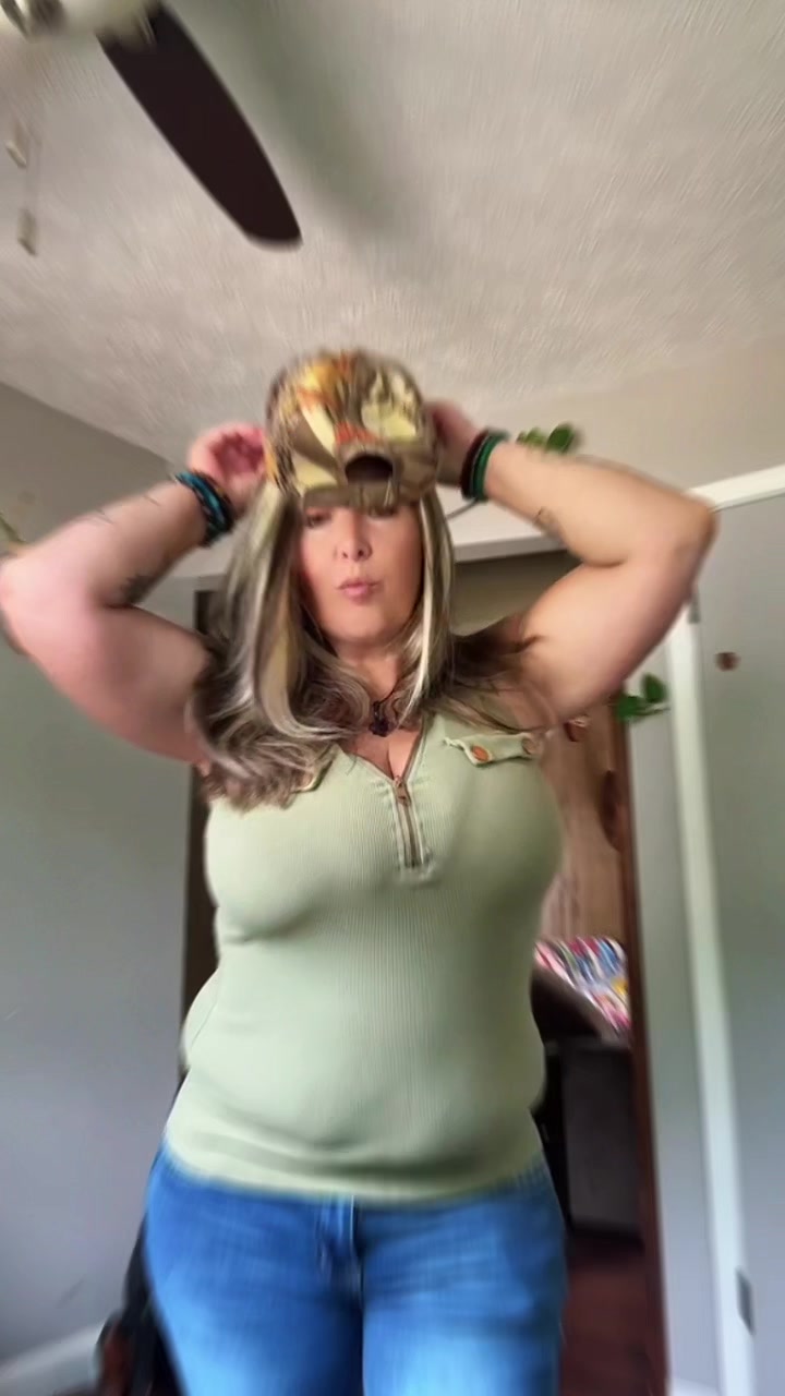 @JulieMarieRiggs