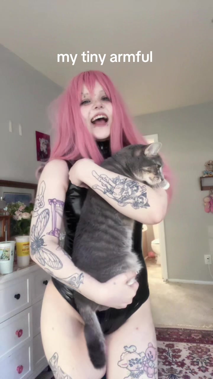 @kneesock