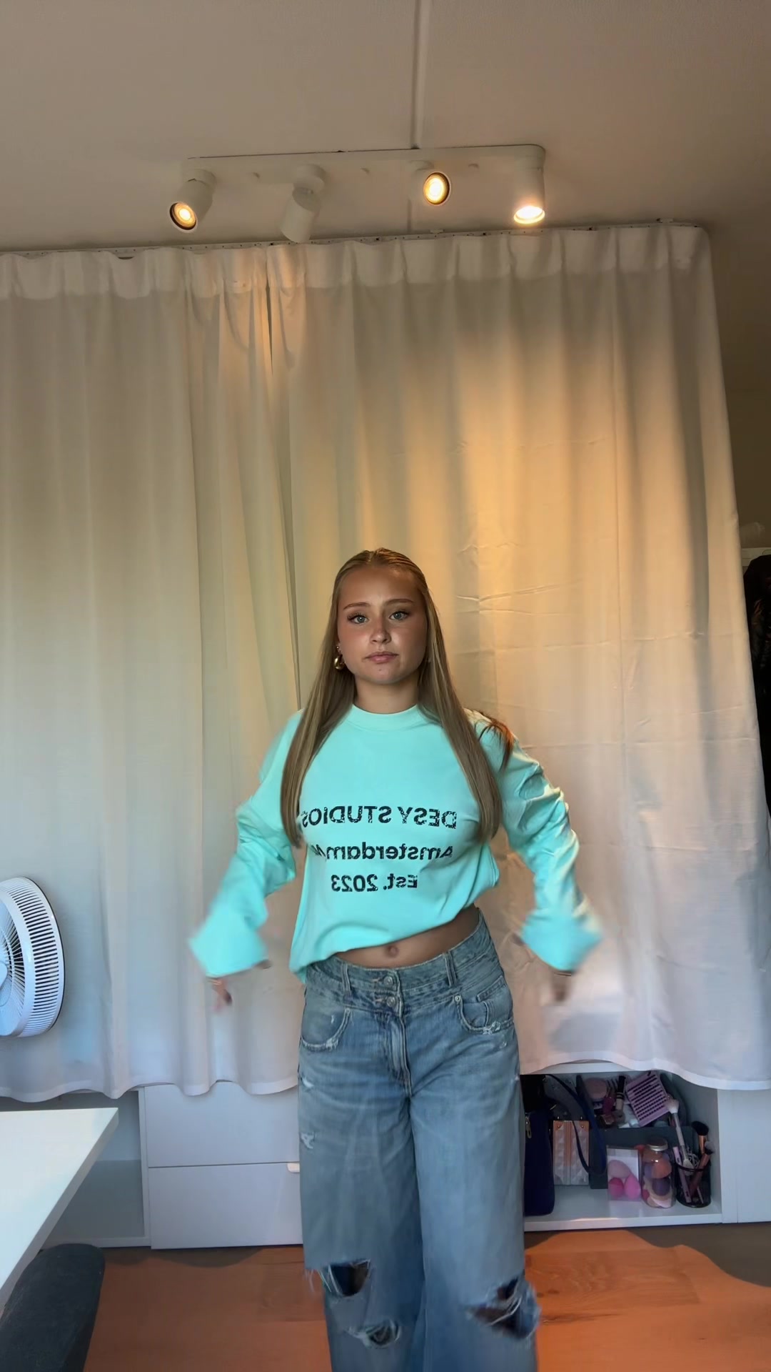 @isislinnemans