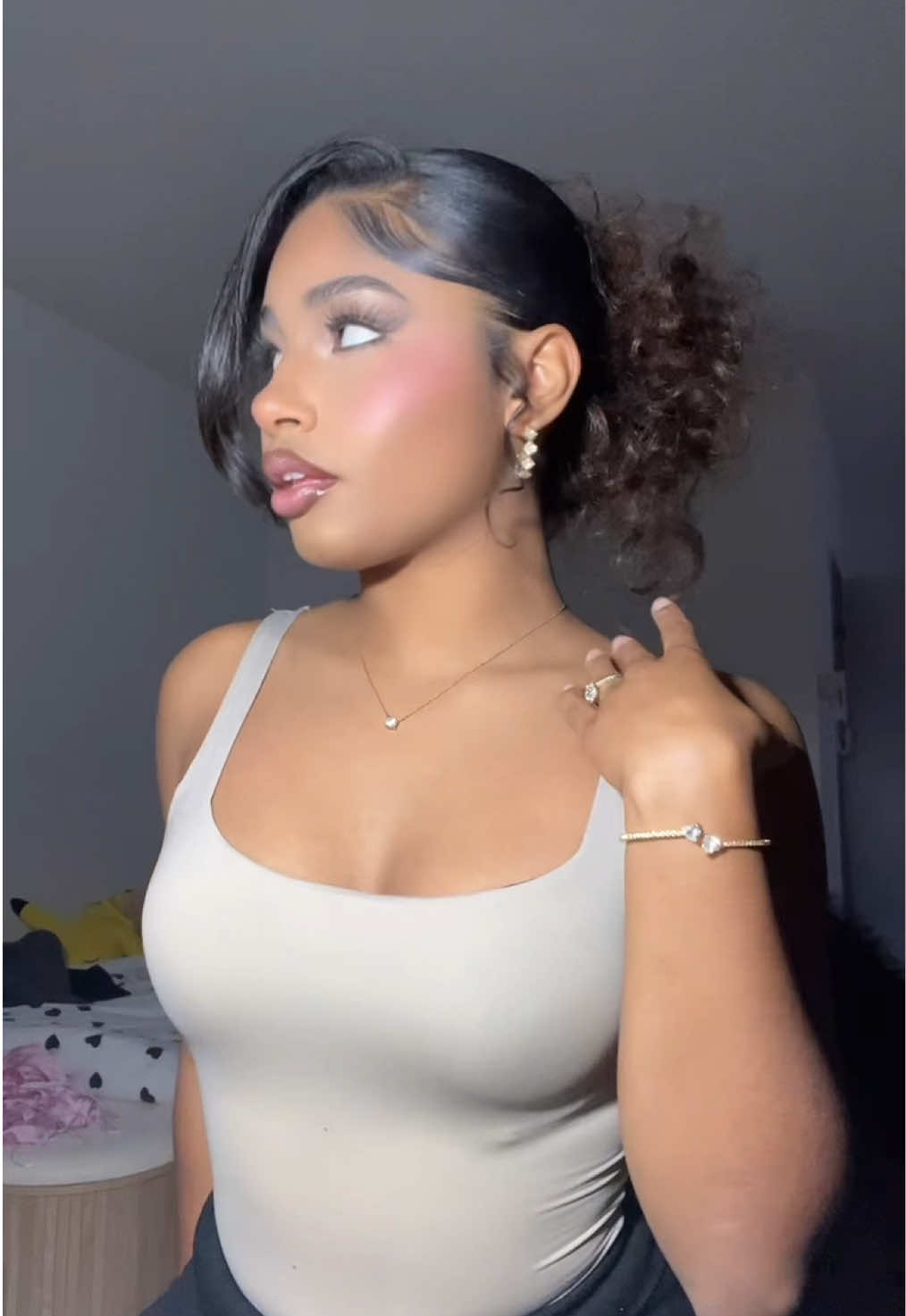 @𝒩𝑜𝓇𝒶 ˚.🎀༘⋆