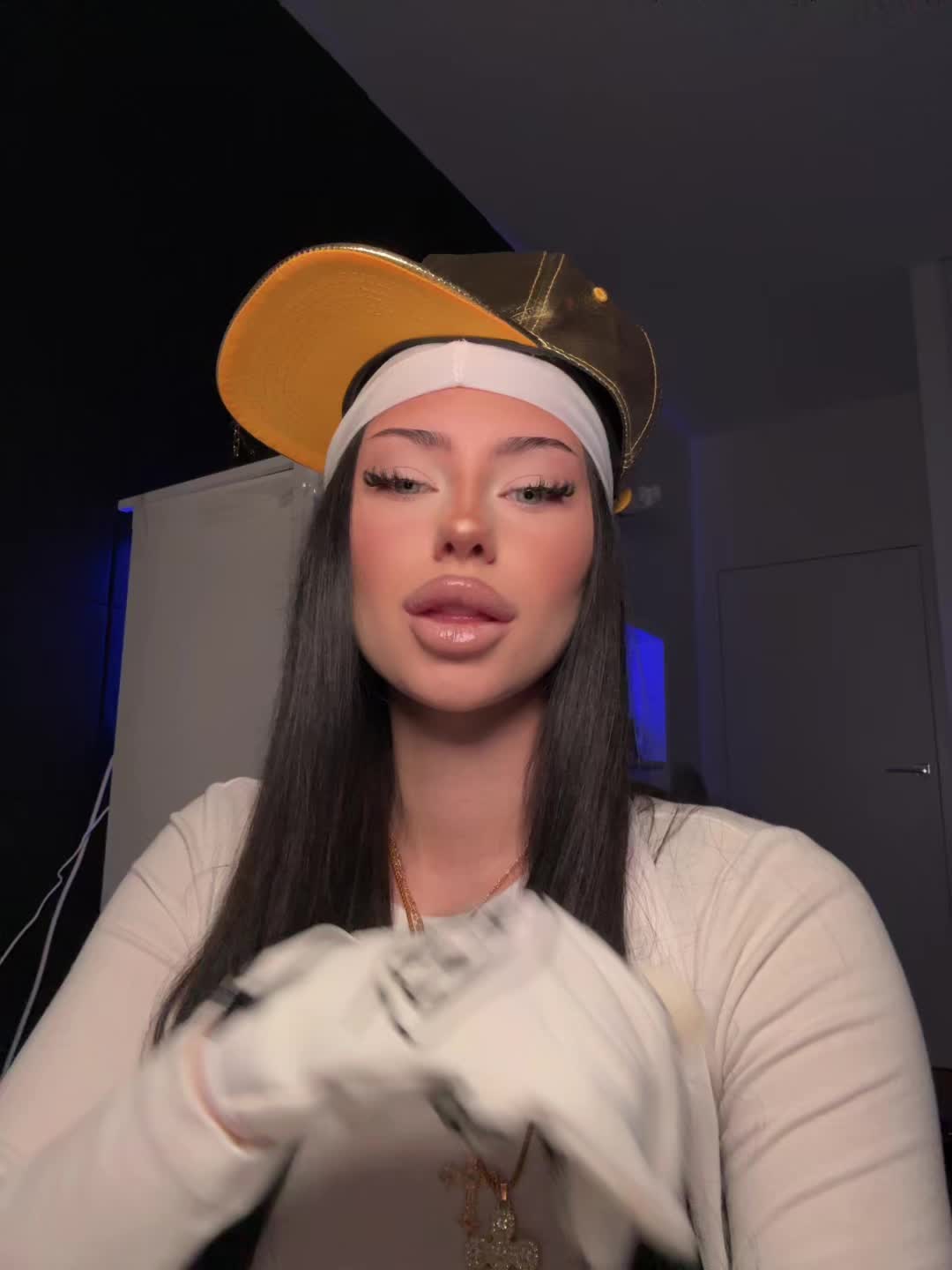 @Syndii69