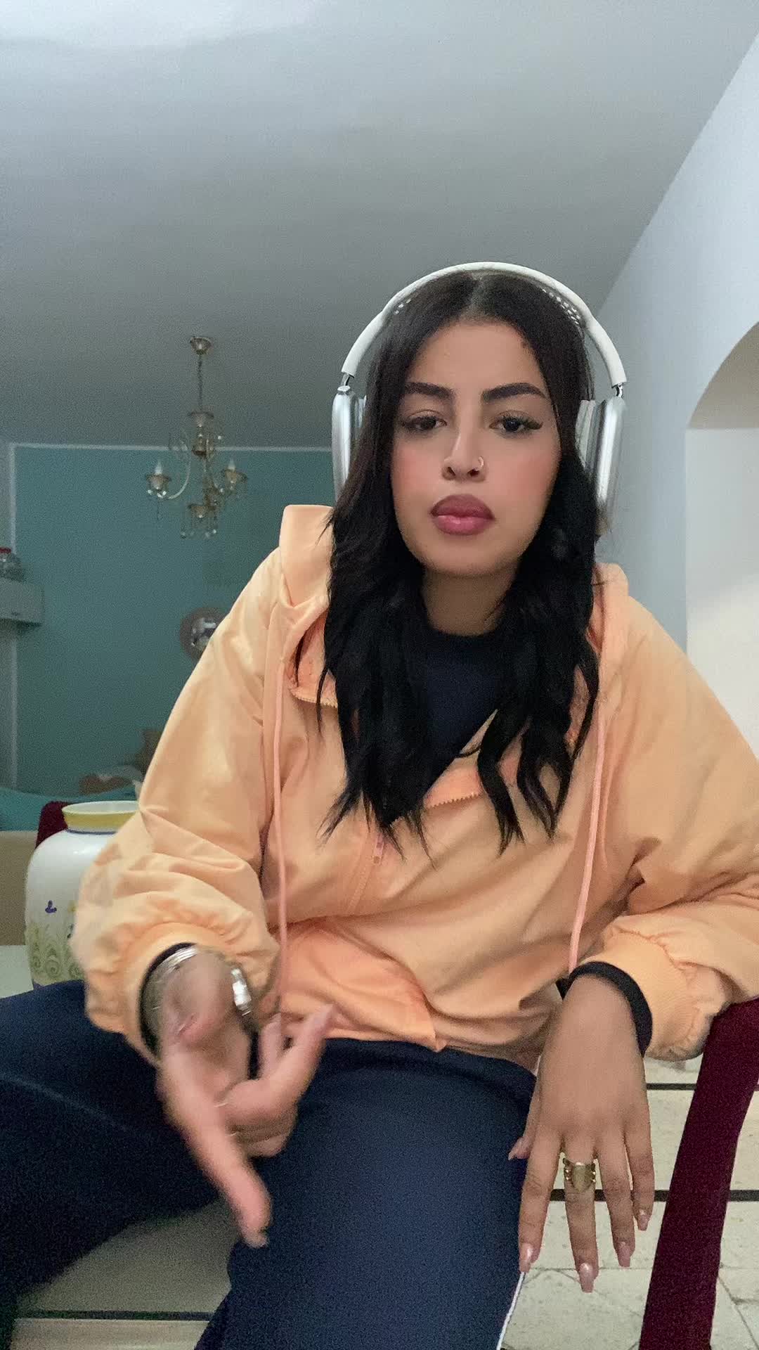 @rou2ee._