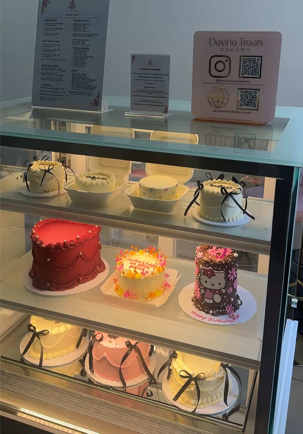 @devinetreatsbakery