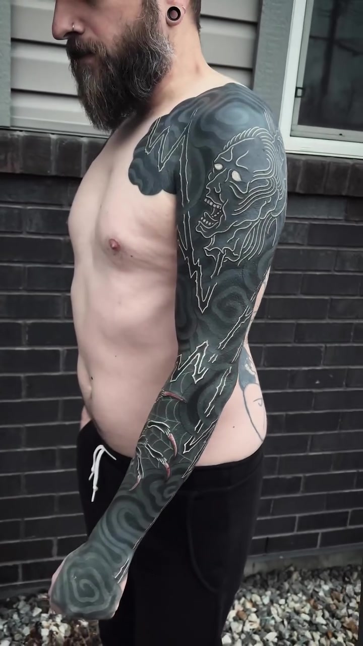 @WHITE ON BLACK TATTOO