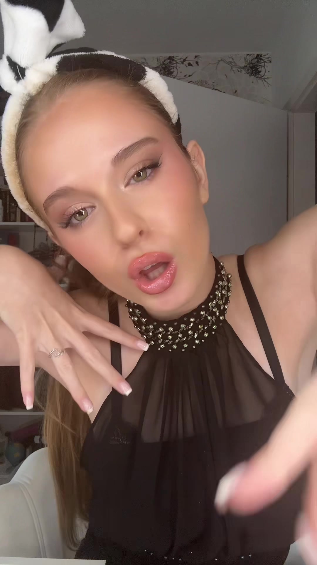 @elena