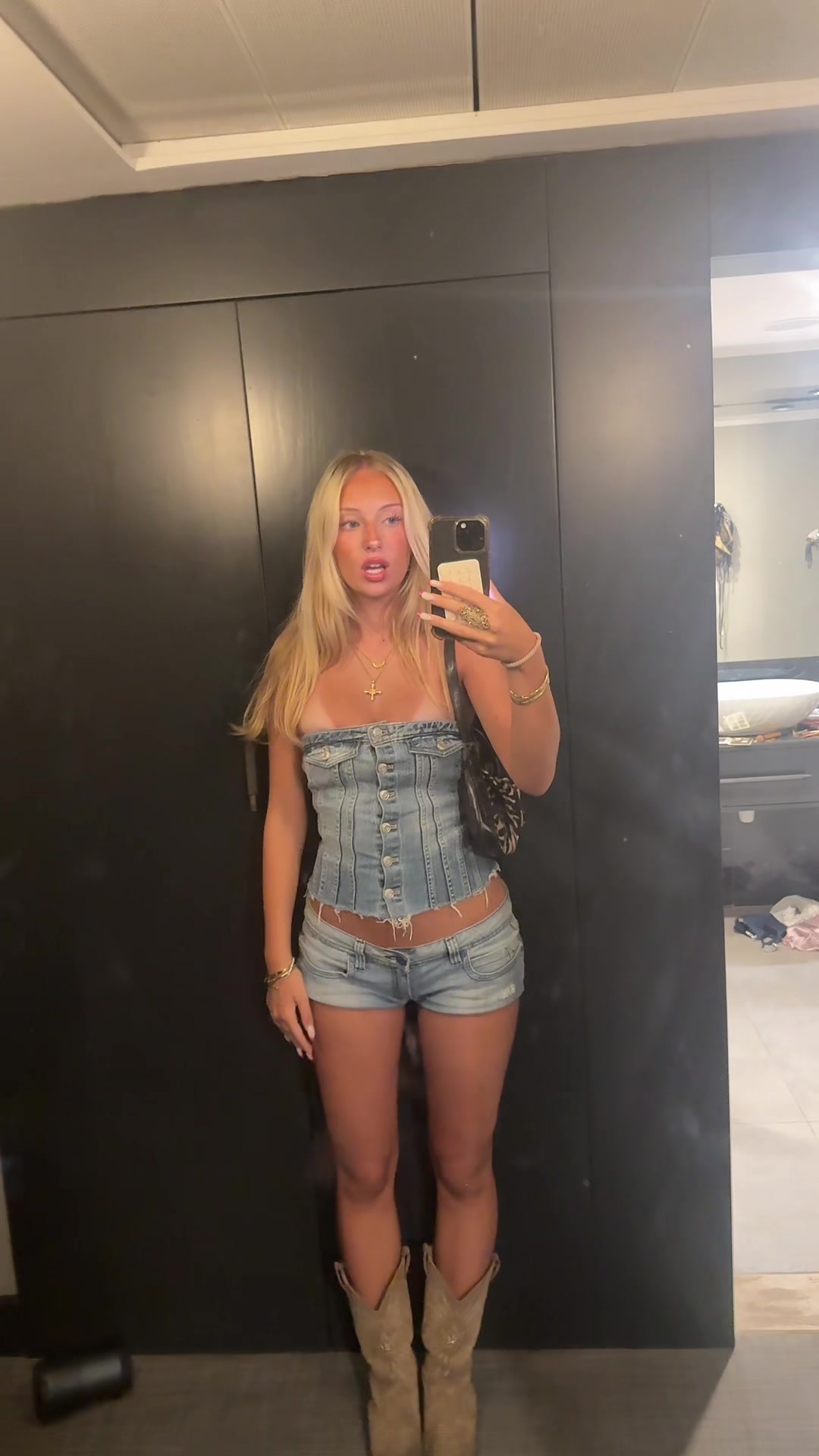@Milia