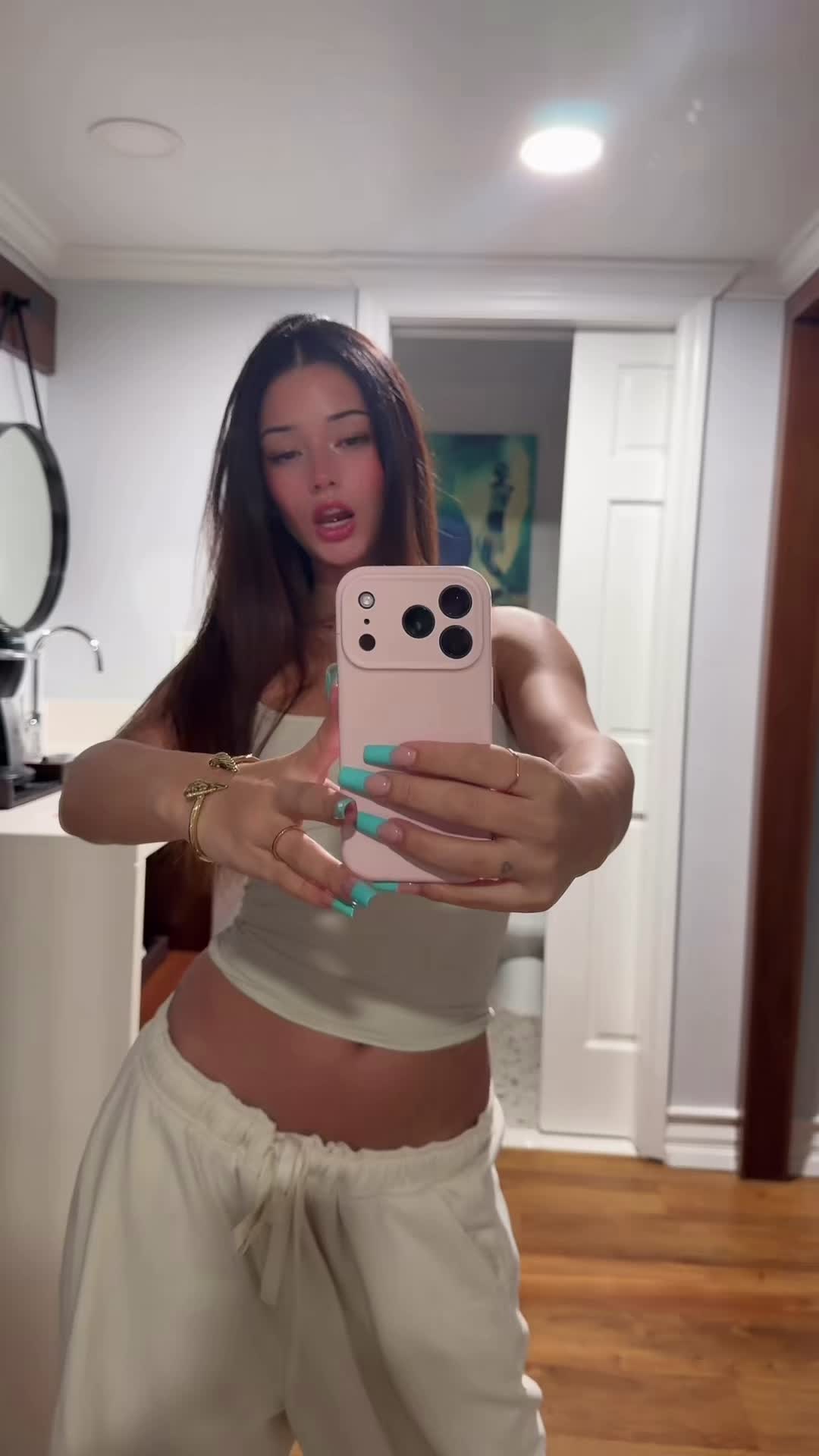 @malia