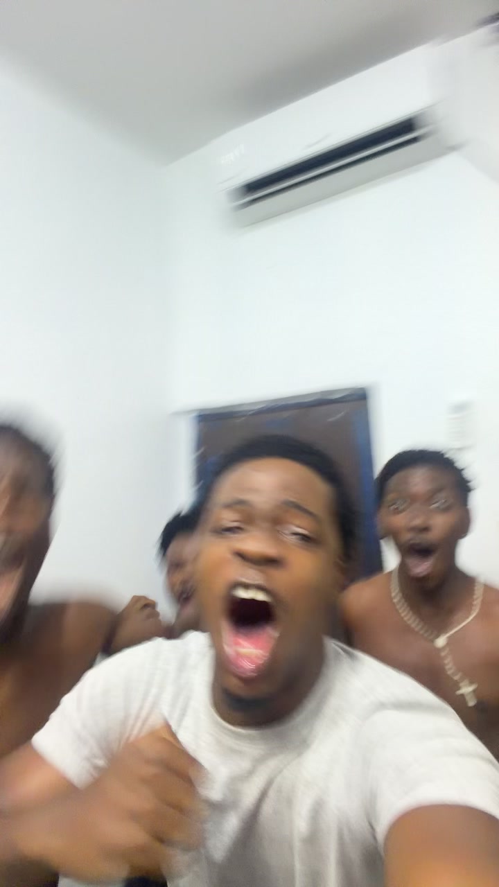 @Lookat_maro
