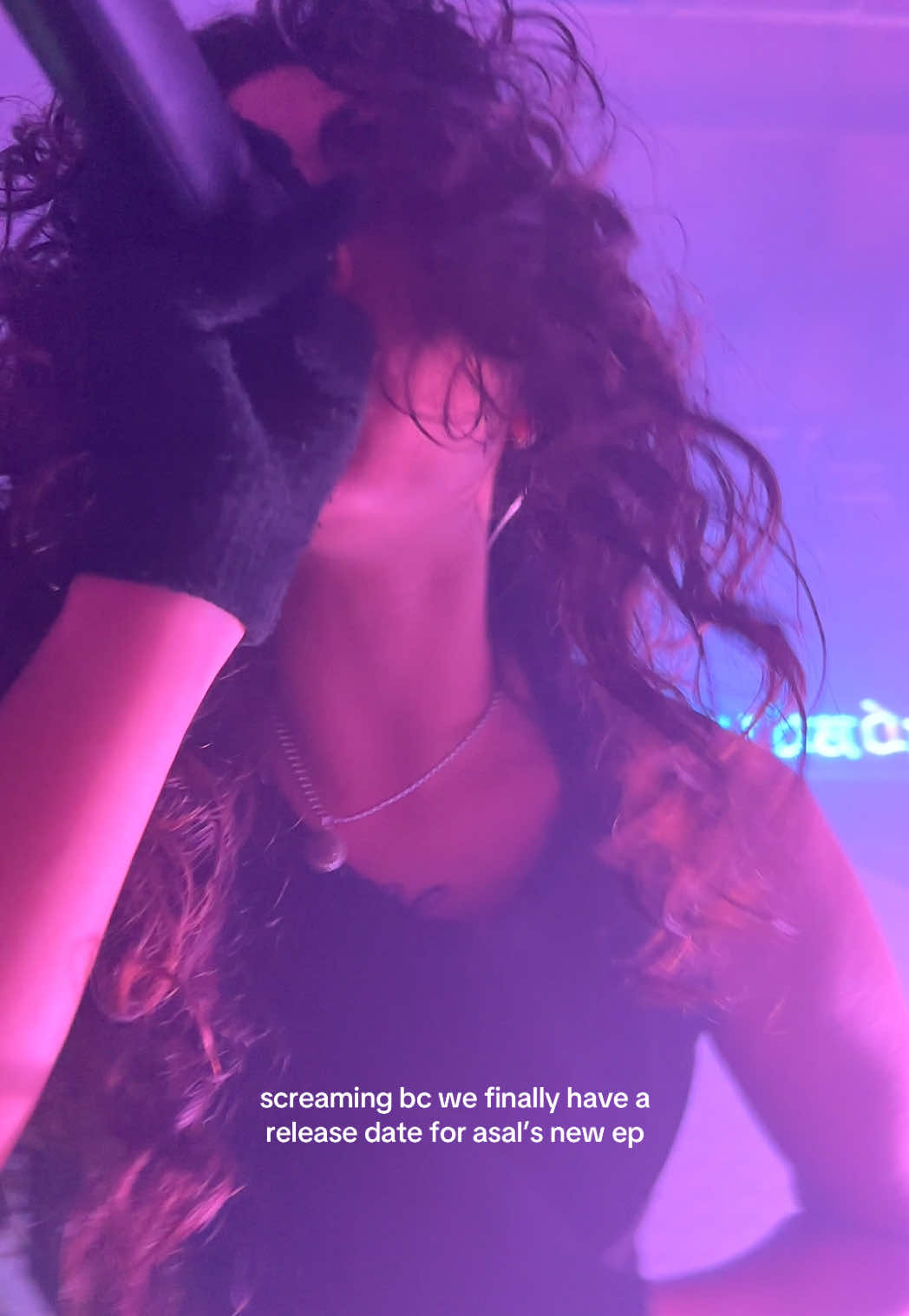 @v <3