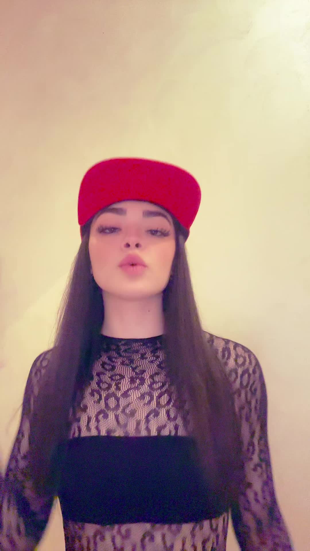 @𝐜𝐞𝐥𝐞𝐬𝐭𝐞𝐟𝐞𝐫𝐫𝐞𝐫𝐨😽