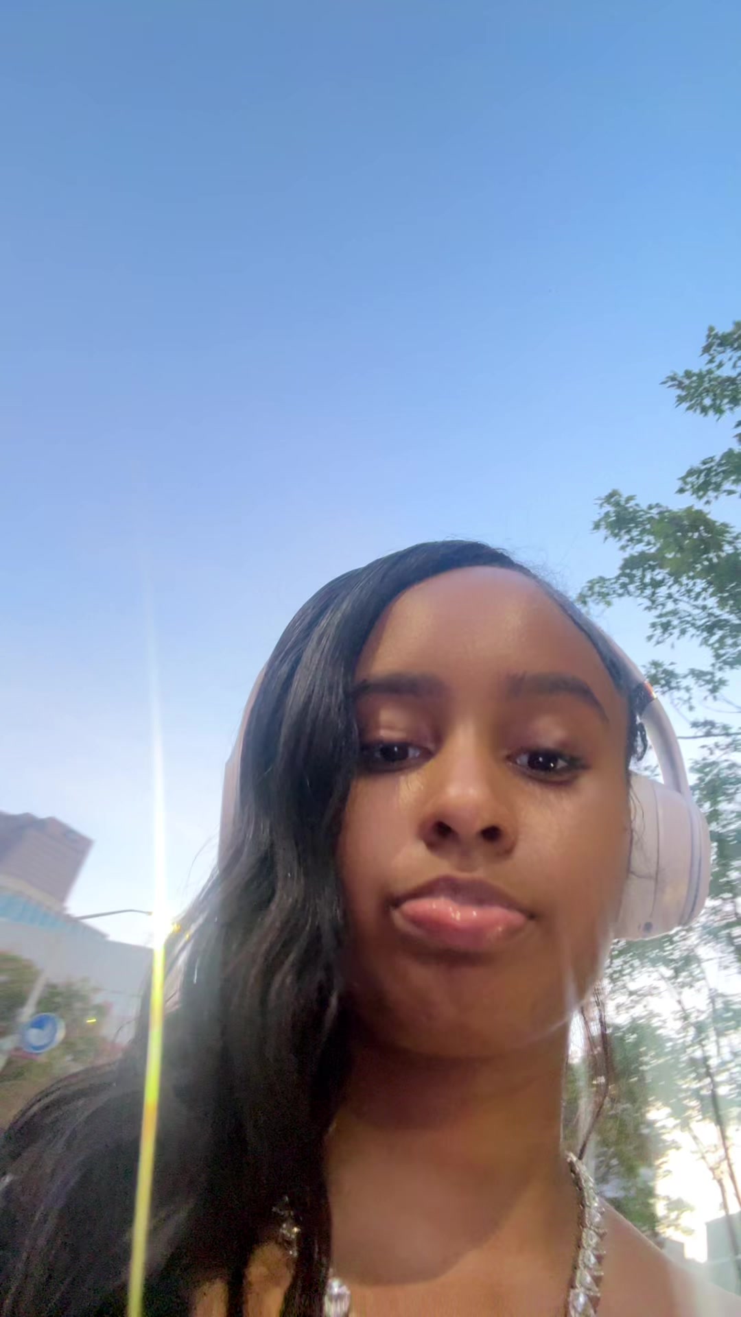 @thisisajokeelolll