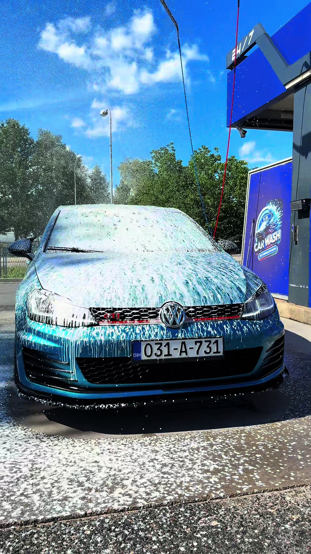 @onaj što vozi golfa