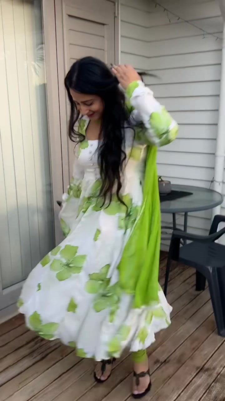 @Riya_Sardarni