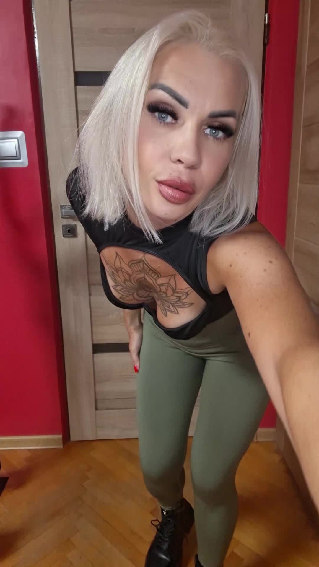 @catwoman