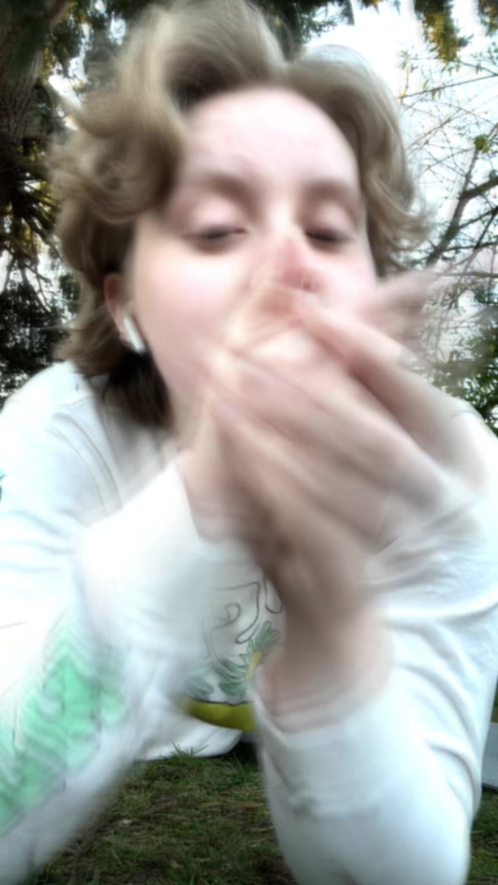 @mo