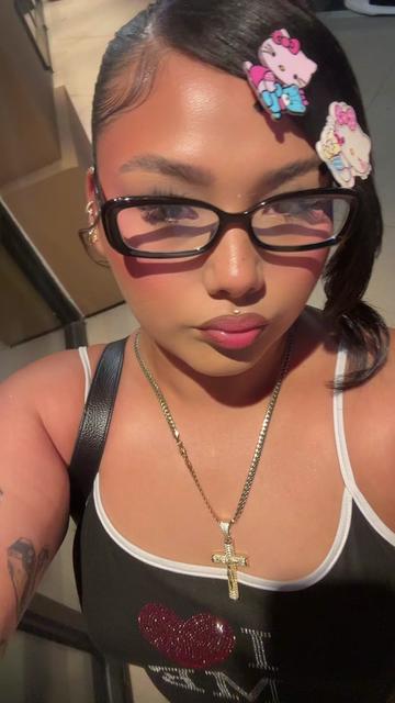 @neliiirose