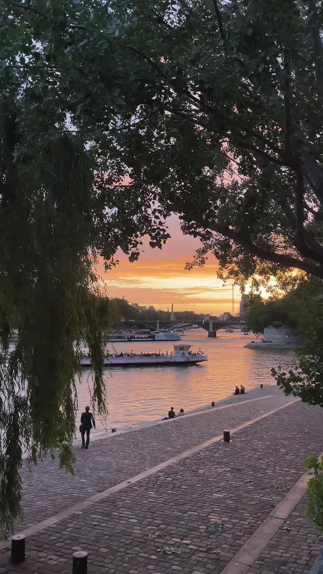 @𝓯𝓵𝓸𝓻𝓲𝓷𝓮