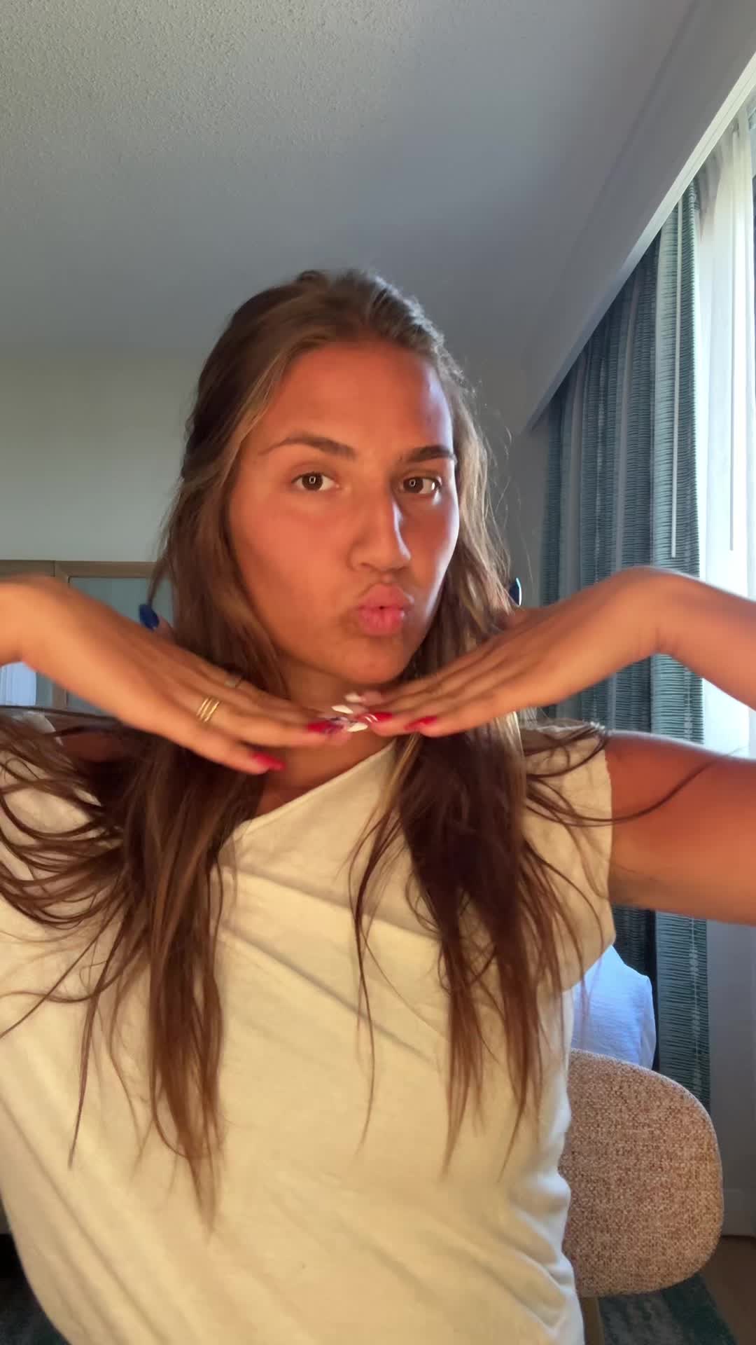 @ella wrobel