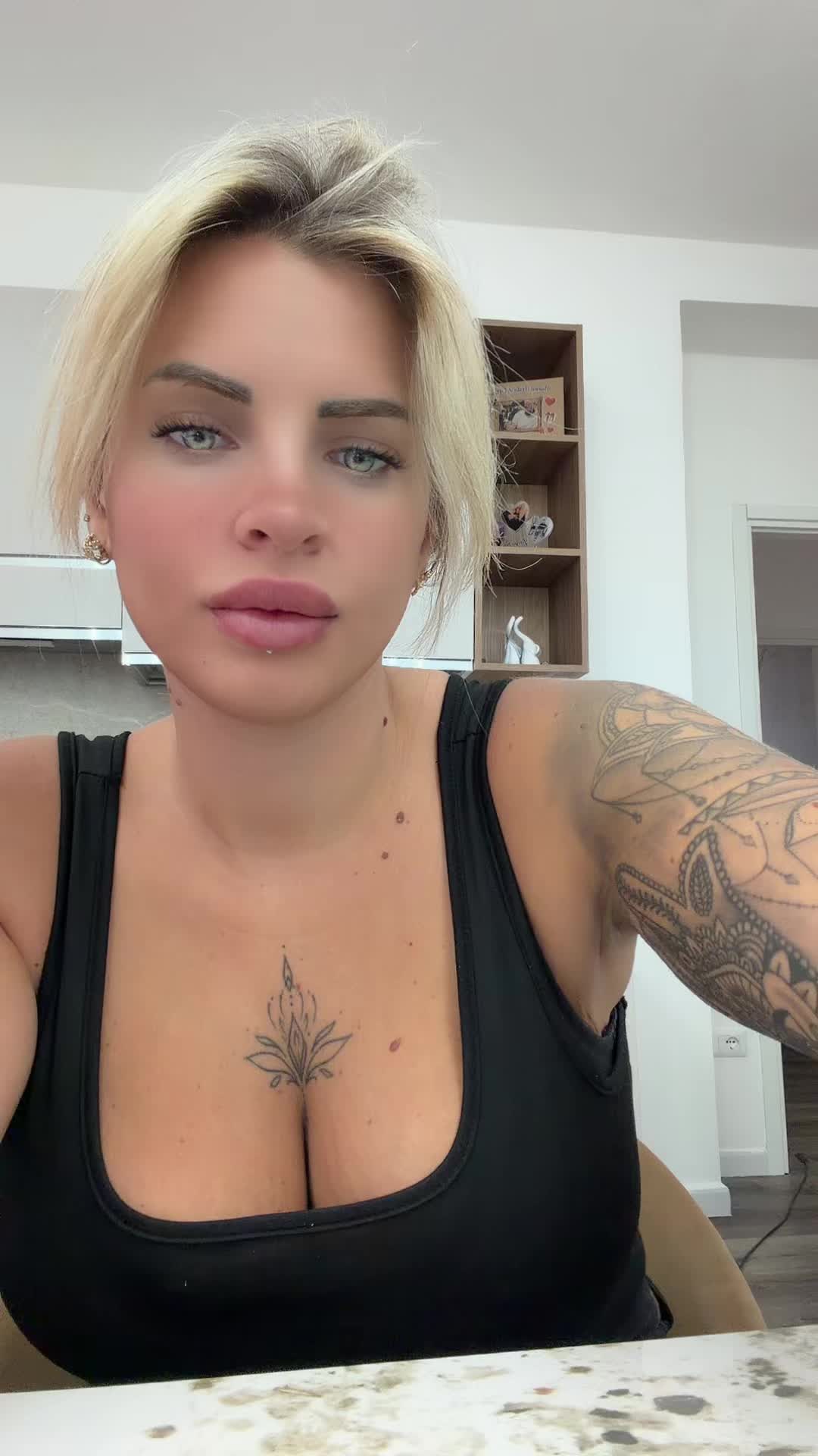 @MartinaCammarotaNails