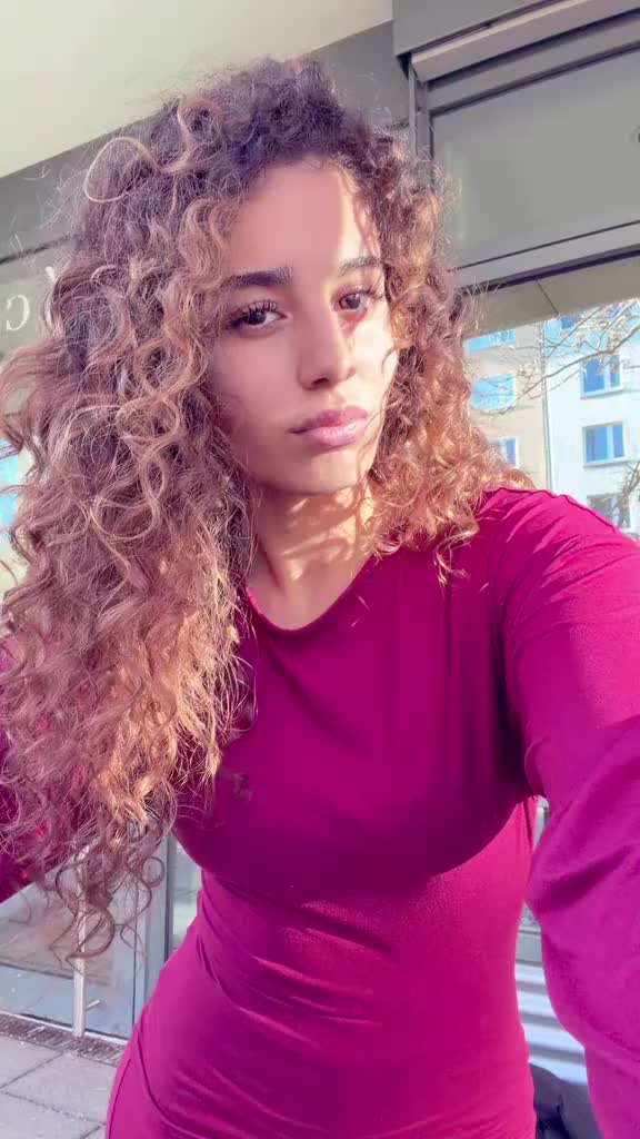 @noùr