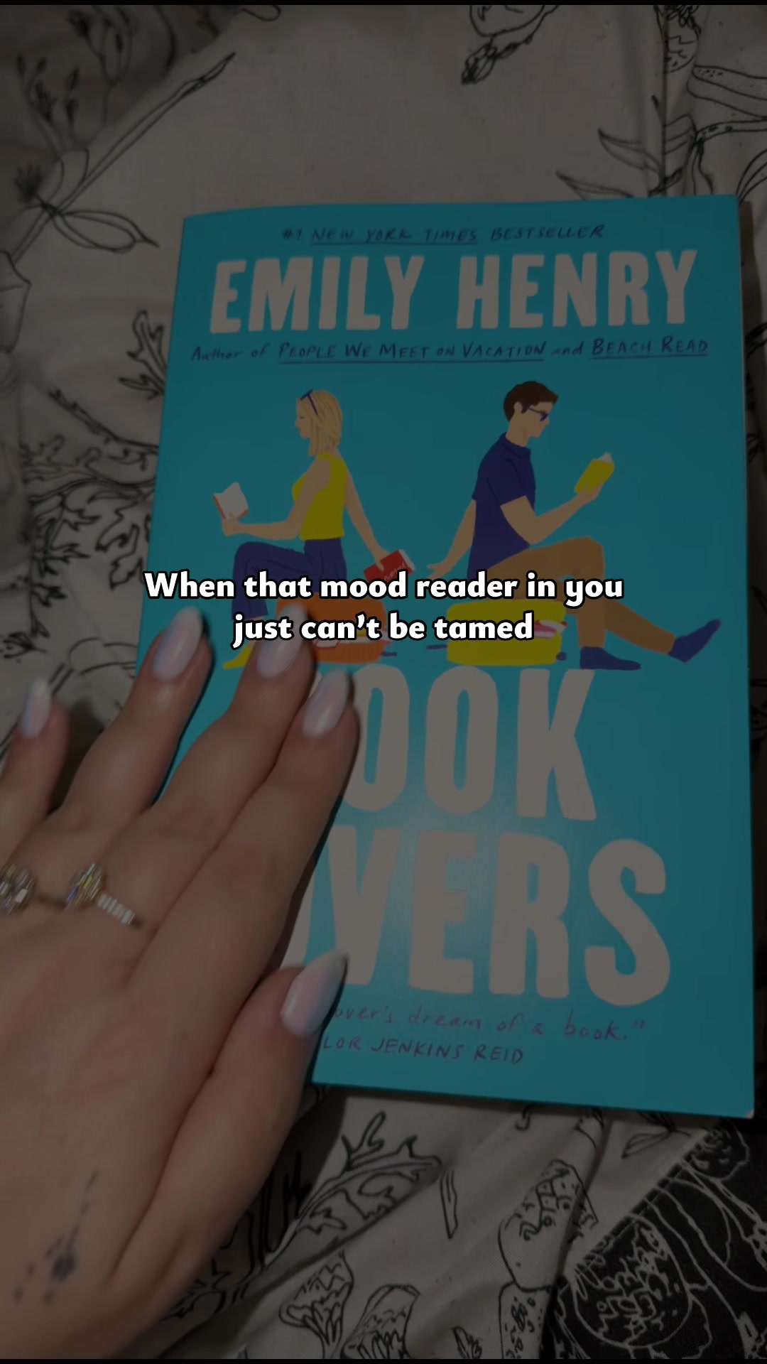 @Danielle Reads 📚☕️ 🧸