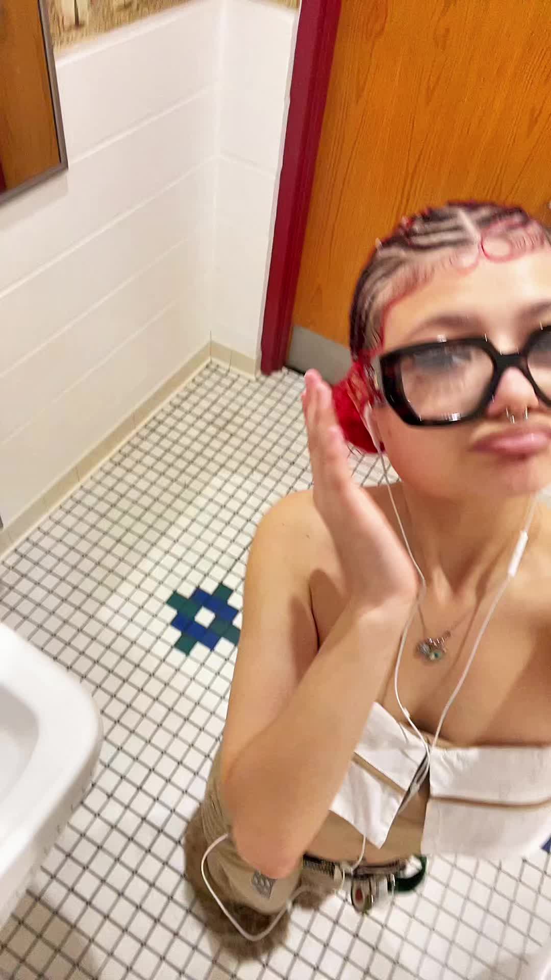 @GirlNextDoor
