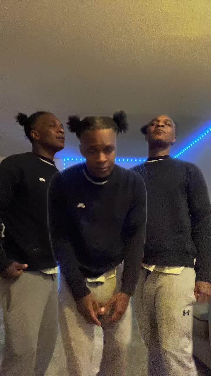 @famousray1