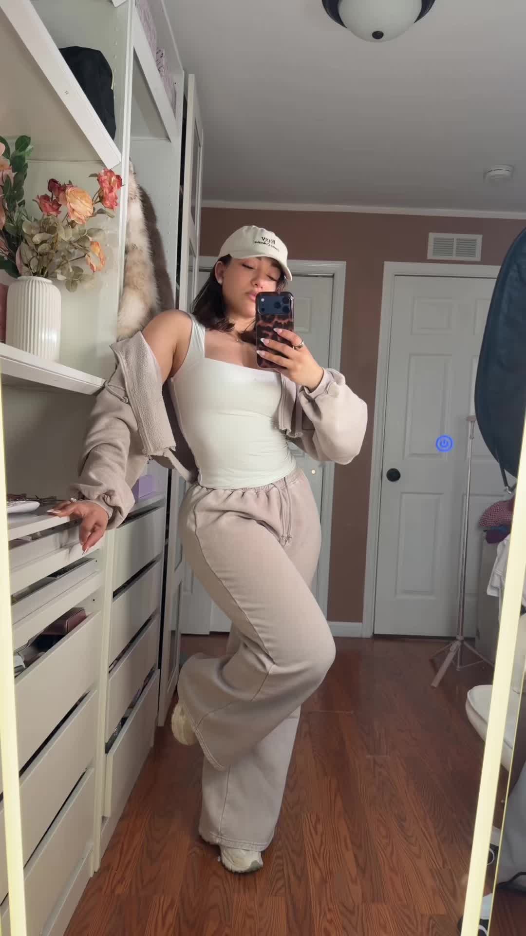 @emelytavv
