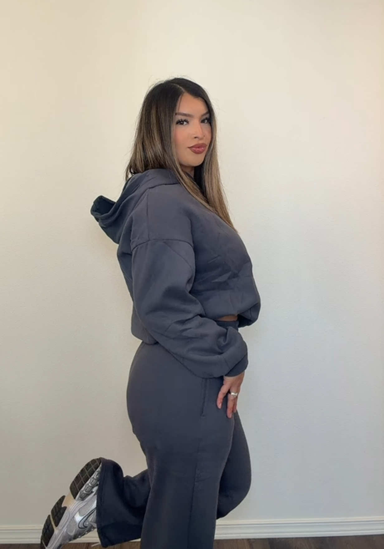 @Ella