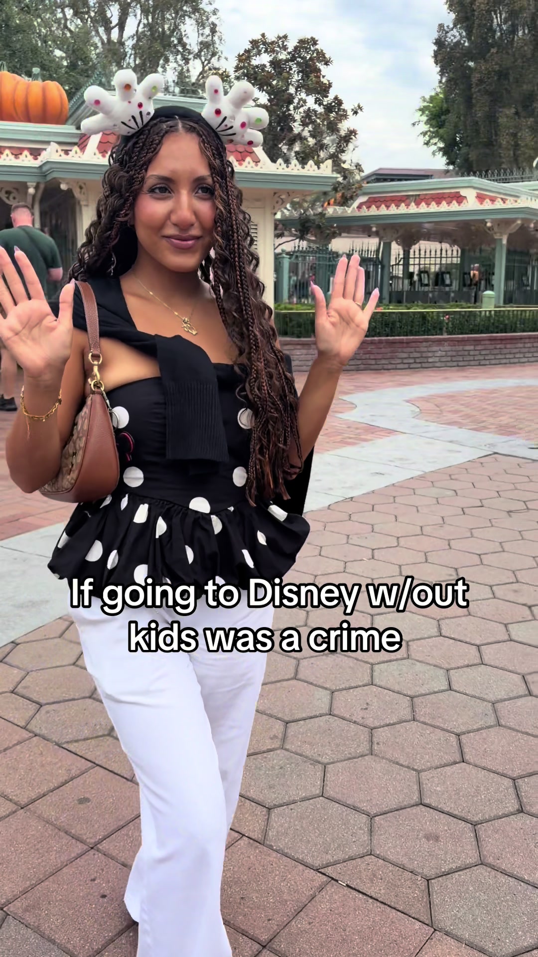 @oneashley_