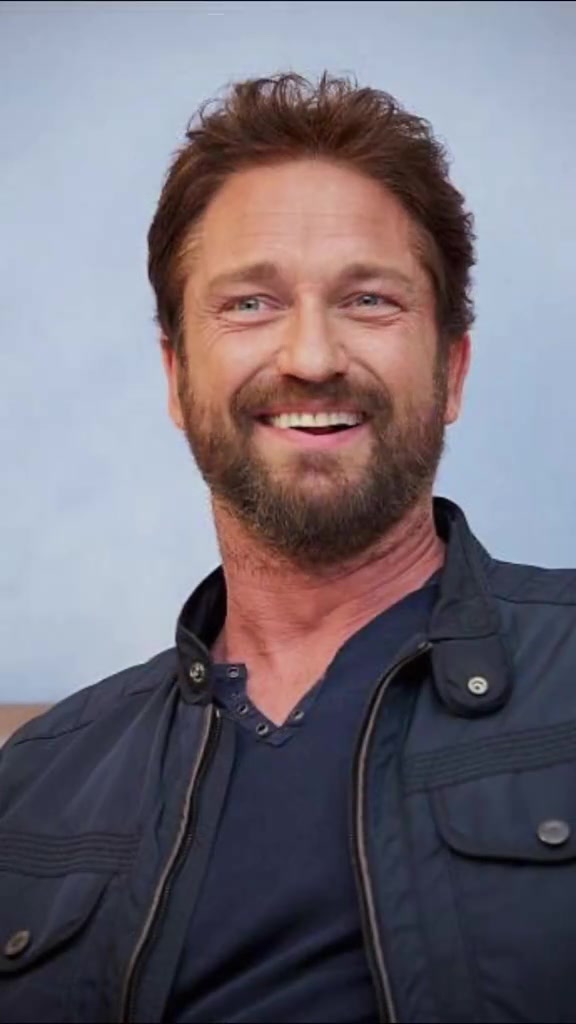 @Real Gerard Butler