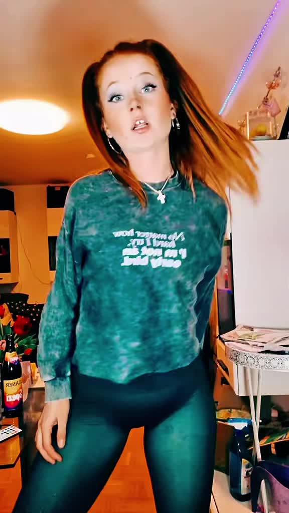@WhothafuckisVicky